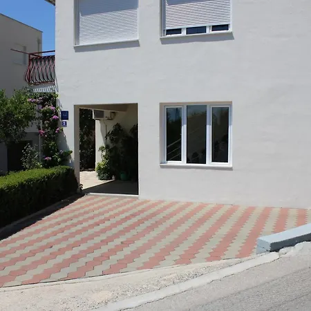 Mare Apartment *